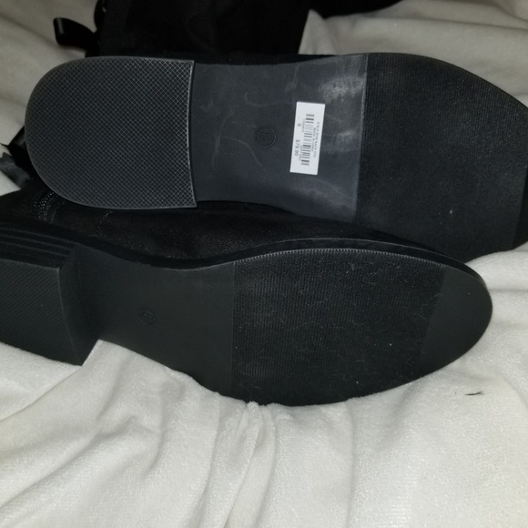 SOLD**Torrid Knee High Bow Boots - Picture 5 of 6